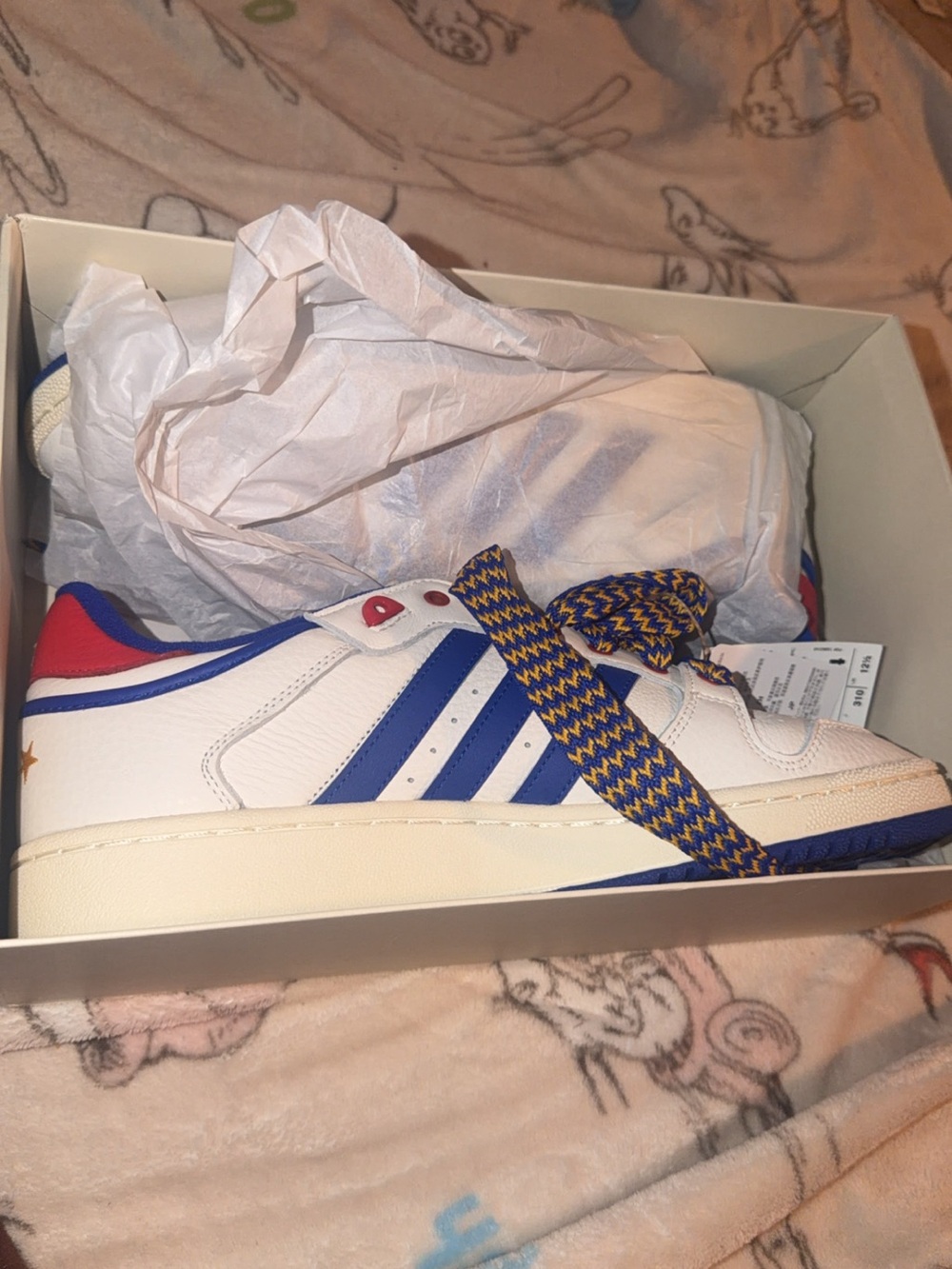 adidas Men’s White & Blue Low-Top Sneakers with Contrast Red Heel